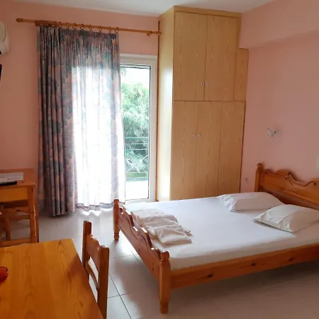 Lefteris Pensiune 3*