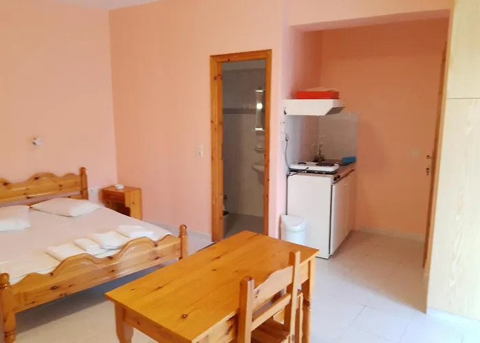 Lefteris Pensionat 3*